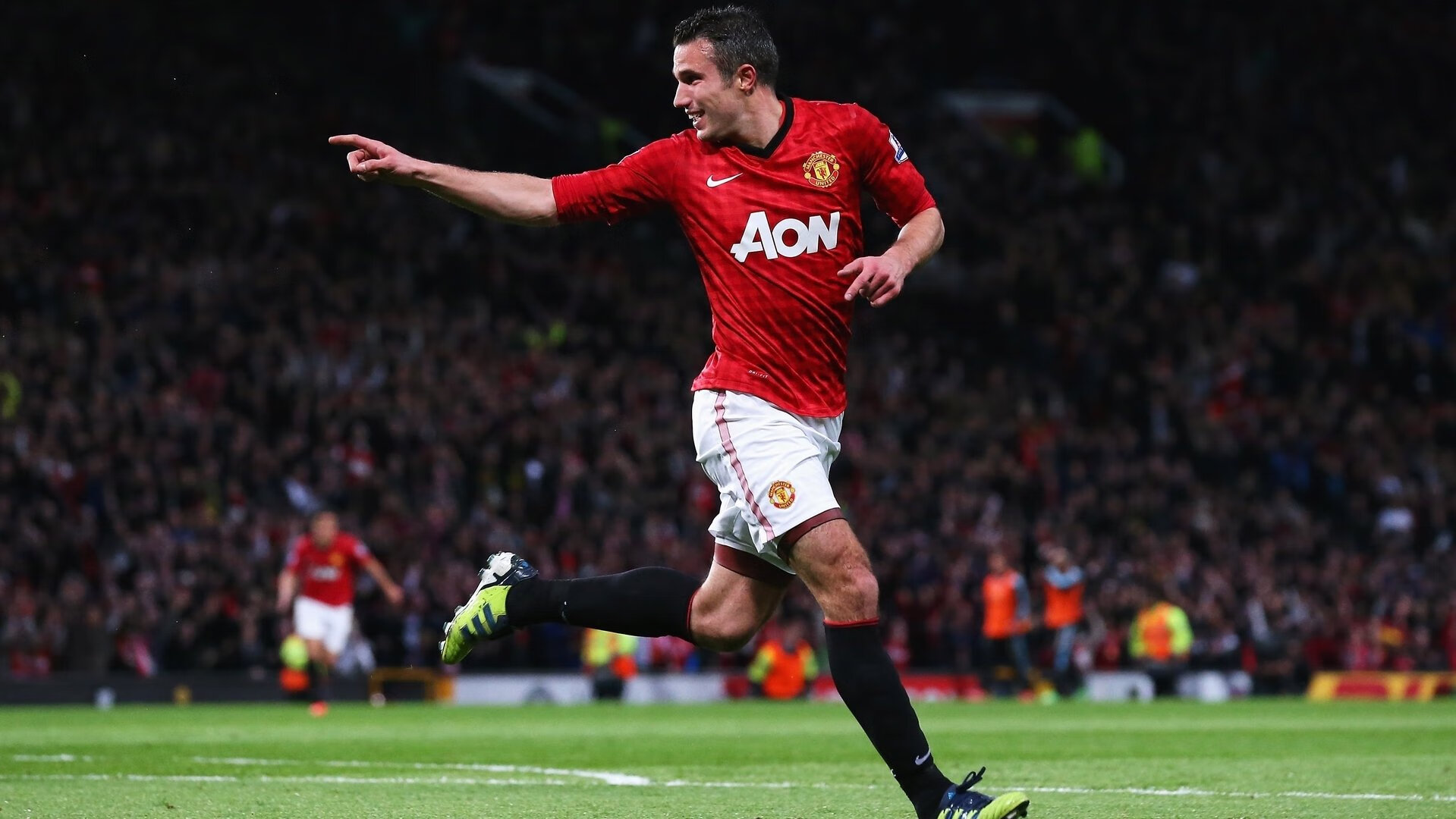 历史性突破！第一位亚洲女车手登上领奖台，亚洲女赛车手