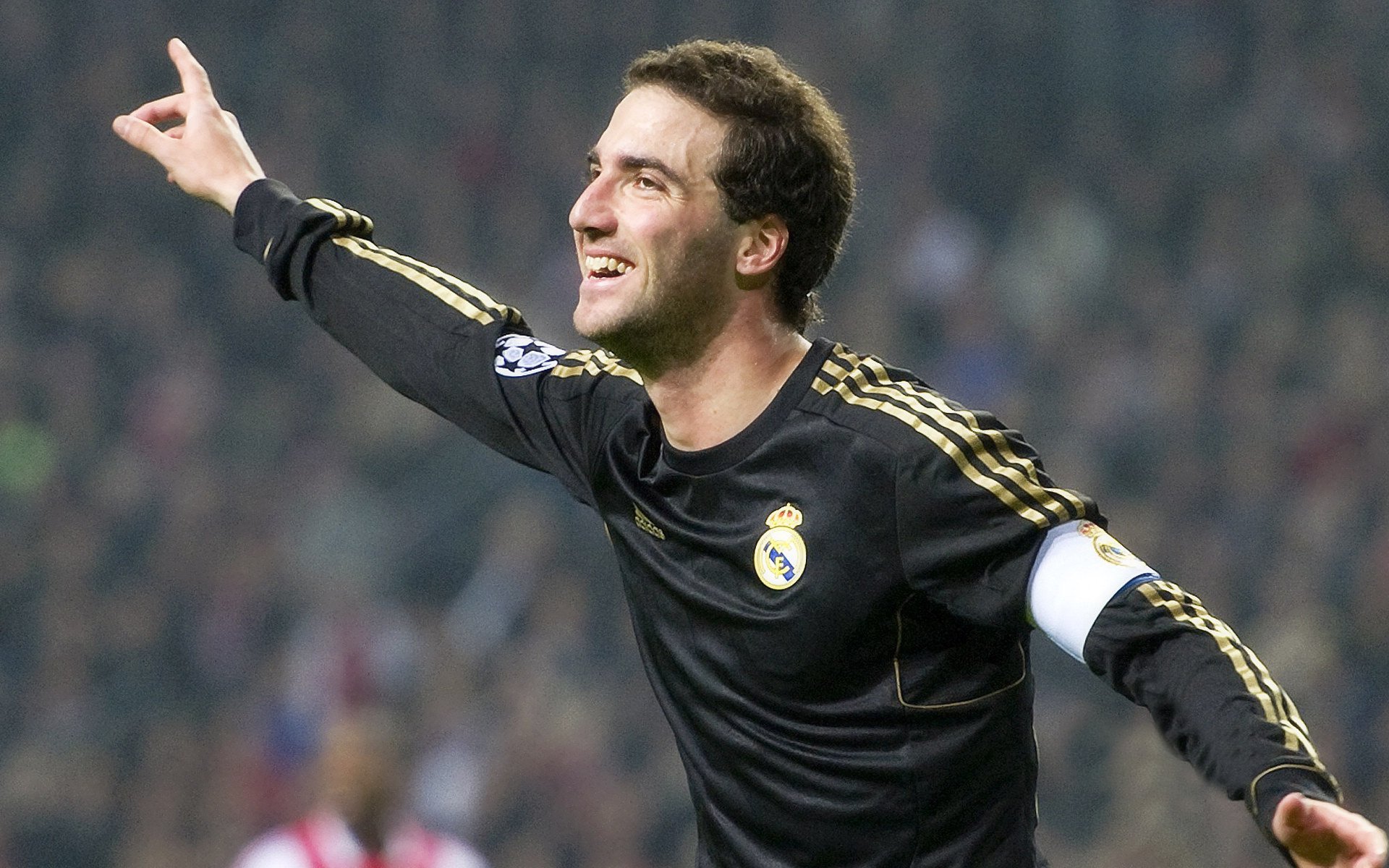 意甲联赛中出现多支升班马精彩表现，法甲升班马